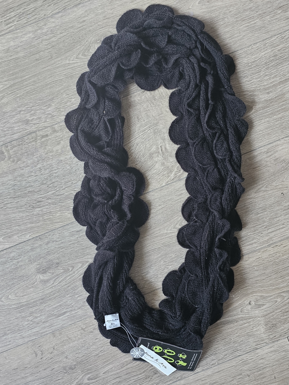 Anna & Ava Black Ruffled Infinity Scarf